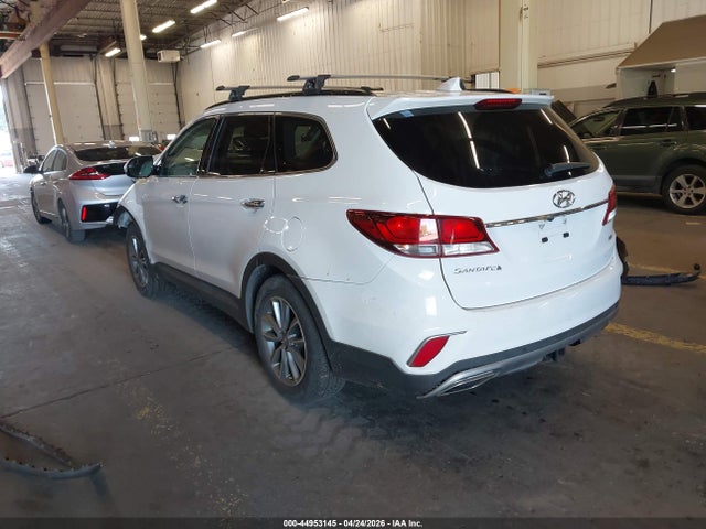 KM8SMDHF5HU212423 Hyundai Santa Fe Se