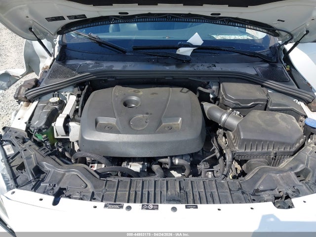 44953175 :رقم المزاد ، YV140MFB2F1309841 vin ، 2015 Volvo S60 T5 Premier مزاد بيع
