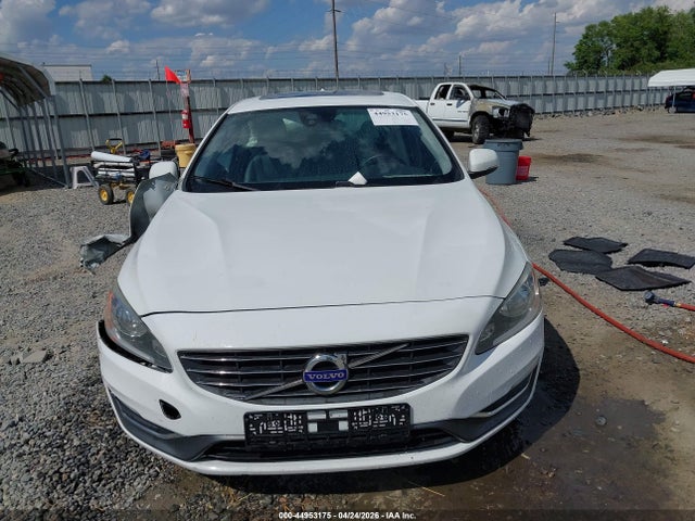 44953175 :رقم المزاد ، YV140MFB2F1309841 vin ، 2015 Volvo S60 T5 Premier مزاد بيع