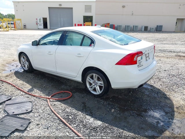 44953175 :رقم المزاد ، YV140MFB2F1309841 vin ، 2015 Volvo S60 T5 Premier مزاد بيع