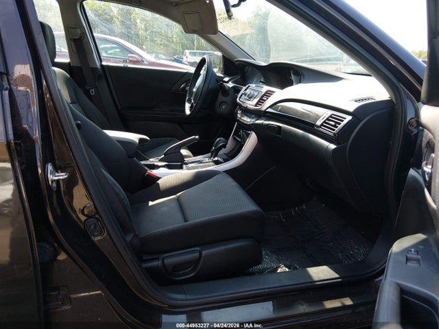 44953227 :رقم المزاد ، 1HGCR2F34HA100304 vin ، 2017 Honda Accord Lx مزاد بيع