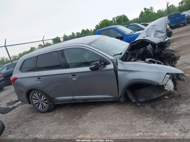 Продаж на аукціоні авто 2019 Mitsubishi Outlander Se, vin: JA4AD3A35KZ050436, номер лоту: 44953288