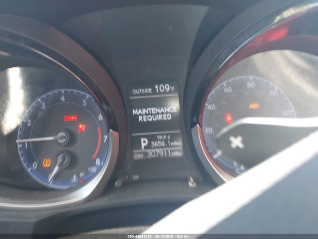 44953329 :رقم المزاد ، 5YFBURHE4FP262538 vin ، 2015 Toyota Corolla S Plus مزاد بيع