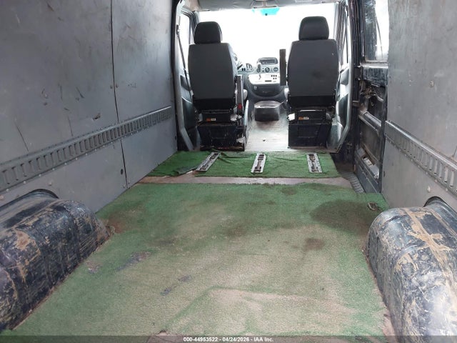 44953522 :رقم المزاد ، WD2PD644145618731 vin ، 2004 Dodge Sprinter Van 2500 مزاد بيع