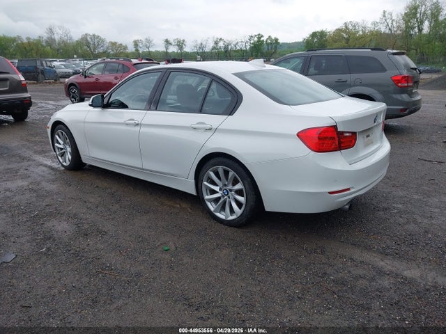 2015 Bmw 320i Xdrive მანქანა იყიდება აუქციონზე, vin: WBA3C3G59FNT51649, აუქციონის ნომერი: 44953556