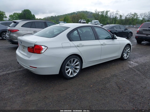 2015 Bmw 320i Xdrive მანქანა იყიდება აუქციონზე, vin: WBA3C3G59FNT51649, აუქციონის ნომერი: 44953556
