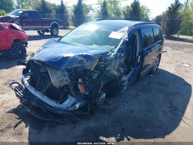 2018 Chrysler Pacifica Hybrid Limited მანქანა იყიდება აუქციონზე, vin: 2C4RC1N73JR293636, აუქციონის ნომერი: 44953636