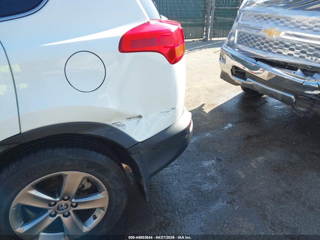 2015 Toyota Rav4 Xle მანქანა იყიდება აუქციონზე, vin: JTMRFREV9FJ026646, აუქციონის ნომერი: 44953644