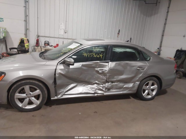 Aukcja sprzedaży 2013 Volkswagen Passat 2.0l Tdi Se, vin: 1VWBN7A38DC046740, numer aukcji: 44953664