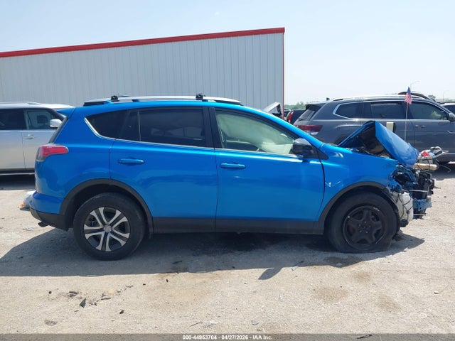 44953704 :رقم المزاد ، JTMZFREV3JJ194050 vin ، 2018 Toyota Rav4 Le مزاد بيع