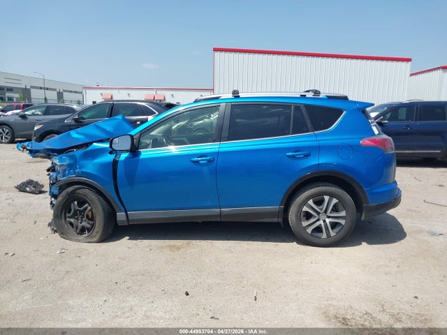 44953704 :رقم المزاد ، JTMZFREV3JJ194050 vin ، 2018 Toyota Rav4 Le مزاد بيع