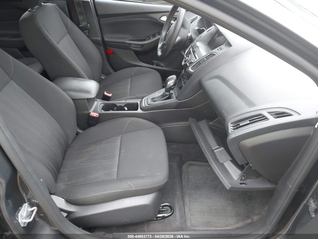 44953773 :رقم المزاد ، 1FADP3M25JL319328 vin ، 2018 Ford Focus Sel مزاد بيع