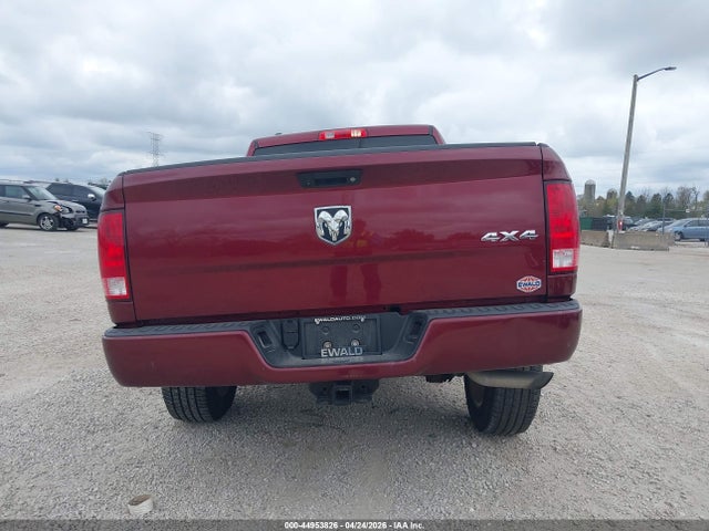 44953826 :رقم المزاد ، 1C6RR7FG0JS130173 vin ، 2018 Ram 1500 Express  4x4 6'4 Box مزاد بيع