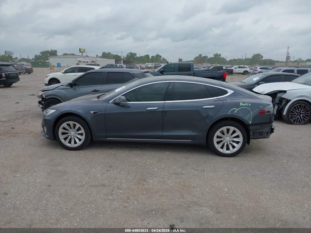 2018 Tesla Model S 100d/75d/p100d მანქანა იყიდება აუქციონზე, vin: 5YJSA1E27JF272151, აუქციონის ნომერი: 44953833