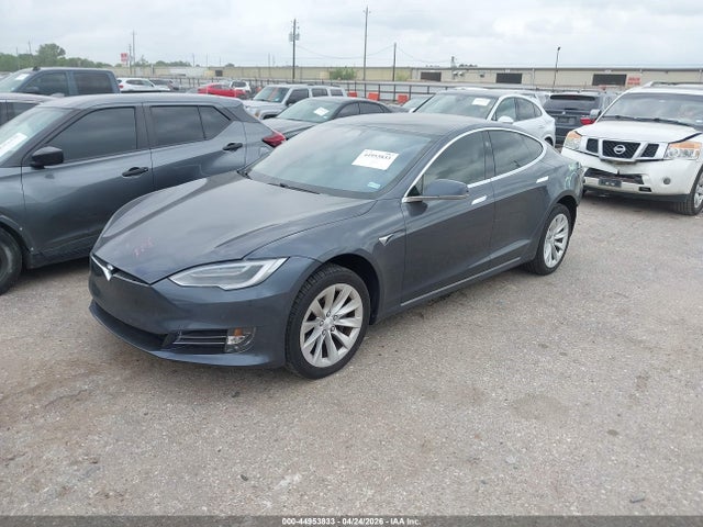 2018 Tesla Model S 100d/75d/p100d მანქანა იყიდება აუქციონზე, vin: 5YJSA1E27JF272151, აუქციონის ნომერი: 44953833