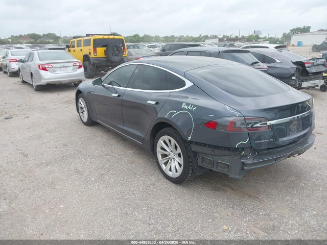2018 Tesla Model S 100d/75d/p100d მანქანა იყიდება აუქციონზე, vin: 5YJSA1E27JF272151, აუქციონის ნომერი: 44953833