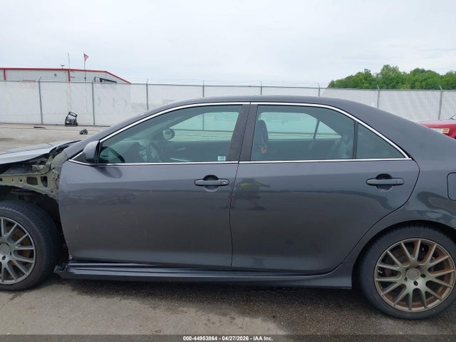 44953864 :رقم المزاد ، 4T1BF1FK0EU804798 vin ، 2014 Toyota Camry Se Sport مزاد بيع