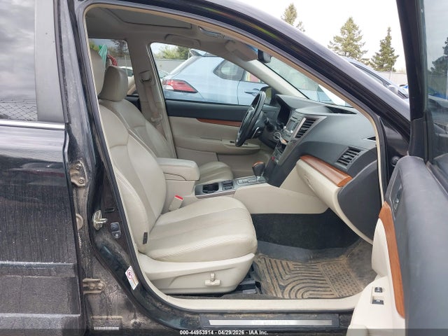 2014 Subaru Outback 2.5i Limited მანქანა იყიდება აუქციონზე, vin: 4S4BRCLC1E3263279, აუქციონის ნომერი: 44953914