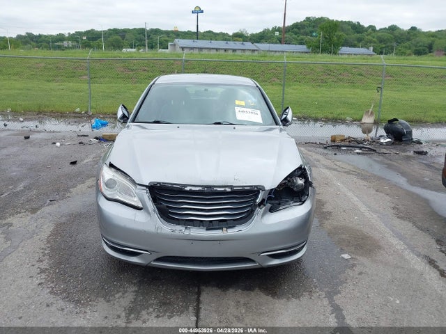 44953926 :رقم المزاد ، 1C3CCBCG7EN125424 vin ، 2014 Chrysler 200 Limited مزاد بيع