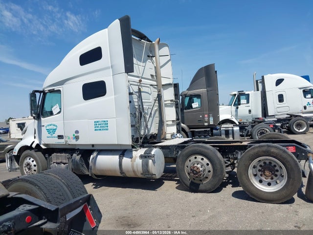 Продаж на аукціоні авто 2021 Volvo Vnl, vin: 4V4NC9EH1MN281450, номер лоту: 44953964