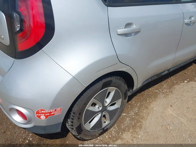 KNDJP3AE5H7018573 KIA SOUL EV