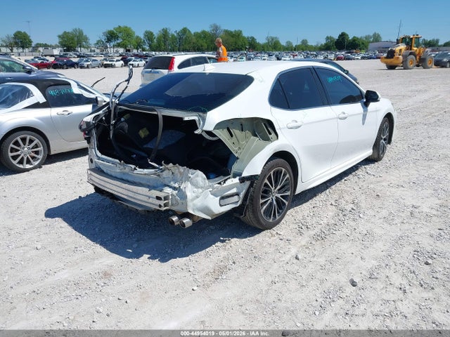 2020 Toyota Camry Se მანქანა იყიდება აუქციონზე, vin: 4T1G11AK4LU943874, აუქციონის ნომერი: 44954019