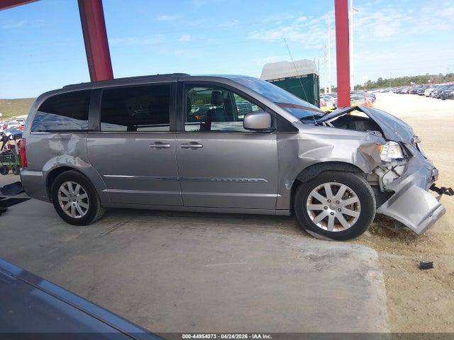 2016 Chrysler Town & Country Touring მანქანა იყიდება აუქციონზე, vin: 2C4RC1BG5GR231412, აუქციონის ნომერი: 44954073