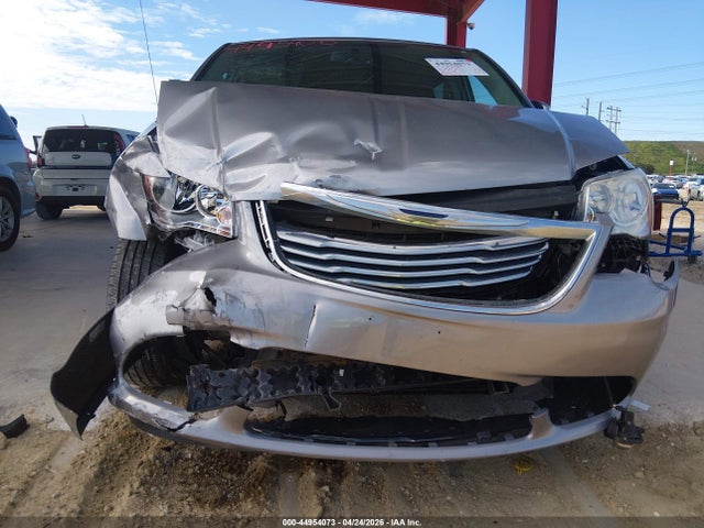 2016 Chrysler Town & Country Touring მანქანა იყიდება აუქციონზე, vin: 2C4RC1BG5GR231412, აუქციონის ნომერი: 44954073