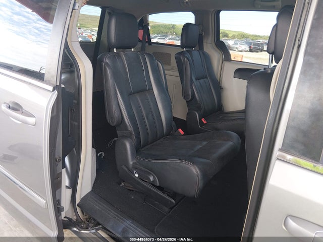 2016 Chrysler Town & Country Touring მანქანა იყიდება აუქციონზე, vin: 2C4RC1BG5GR231412, აუქციონის ნომერი: 44954073