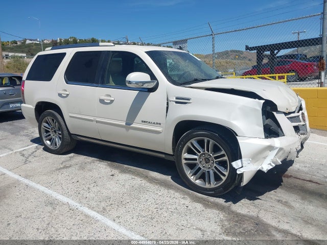 2013 Cadillac Escalade Premium მანქანა იყიდება აუქციონზე, vin: 1GYS4CEF1DR210517, აუქციონის ნომერი: 44954079