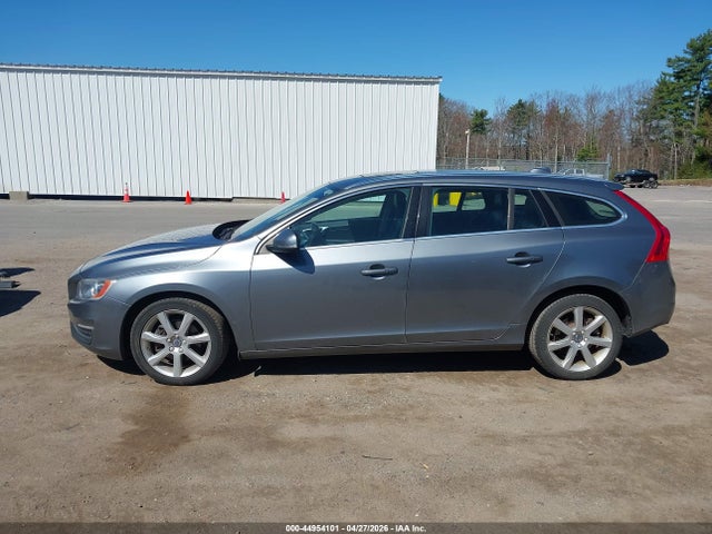 Продаж на аукціоні авто 2017 Volvo V60 T5 Premier, vin: YV140MEK9H1336569, номер лоту: 44954101