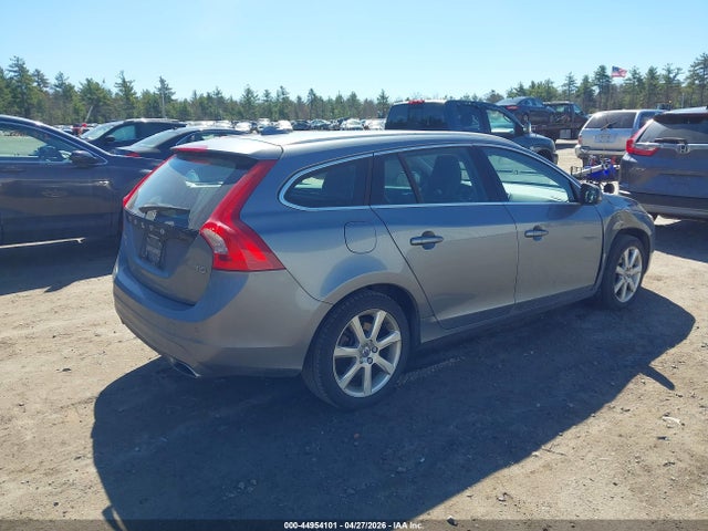 Продаж на аукціоні авто 2017 Volvo V60 T5 Premier, vin: YV140MEK9H1336569, номер лоту: 44954101