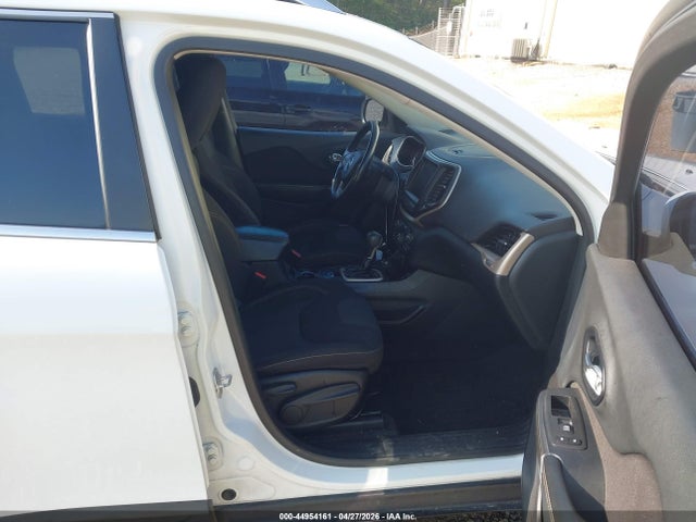 Продажа на аукционе авто 2016 Jeep Cherokee Latitude, vin: 1C4PJMCS2GW130773, номер лота: 44954161
