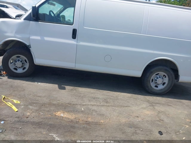 44954206 :رقم المزاد ، 1GCGG25V171122686 vin ، 2007 Chevrolet Express Work Van مزاد بيع