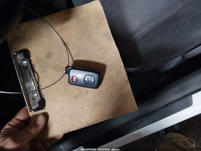 44954235 :رقم المزاد ، JTDKN3DU3A0068240 vin ، 2010 Toyota Prius Iii مزاد بيع