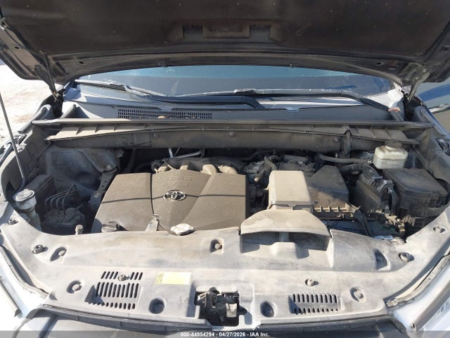 5TDKZRFH1JS263175 Toyota Highlander Xle