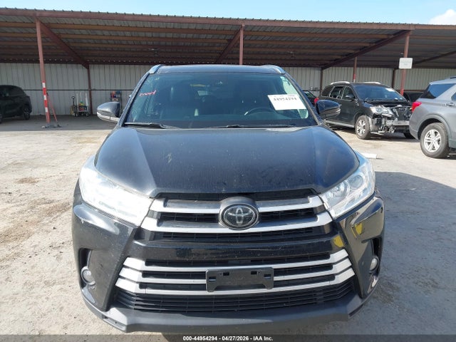 5TDKZRFH1JS263175 Toyota Highlander Xle