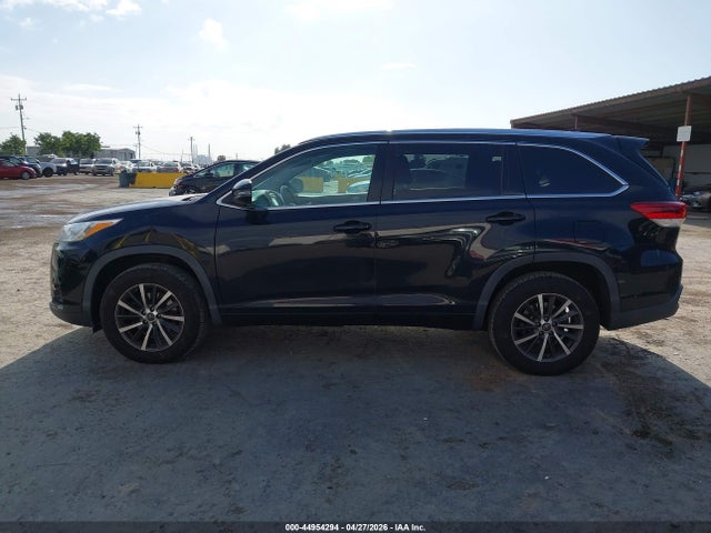 5TDKZRFH1JS263175 Toyota Highlander Xle