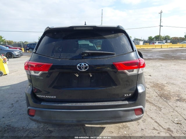 5TDKZRFH1JS263175 Toyota Highlander Xle