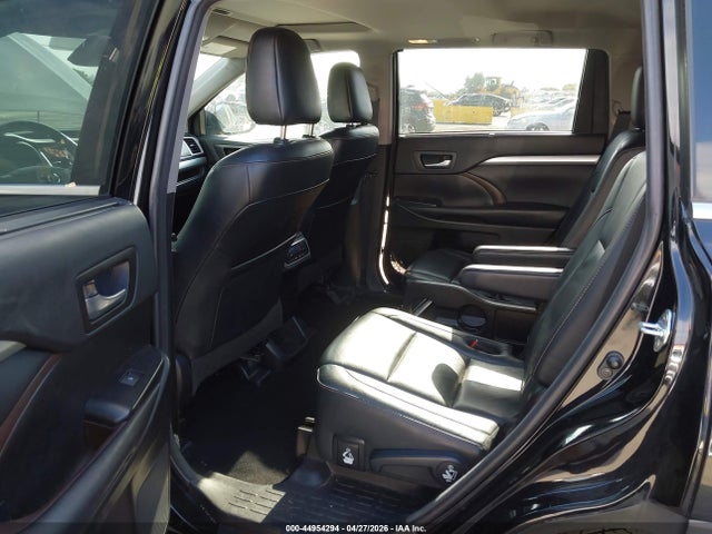 5TDKZRFH1JS263175 Toyota Highlander Xle