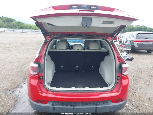2019 Jeep Compass Sun And Wheel Fwd მანქანა იყიდება აუქციონზე, vin: 3C4NJCBB4KT692899, აუქციონის ნომერი: 44954313