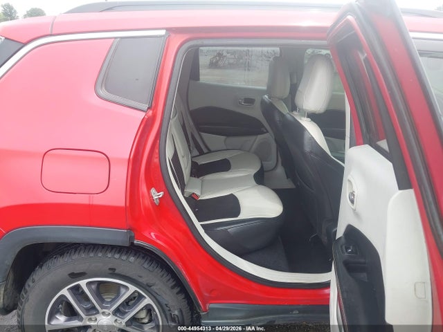 2019 Jeep Compass Sun And Wheel Fwd მანქანა იყიდება აუქციონზე, vin: 3C4NJCBB4KT692899, აუქციონის ნომერი: 44954313