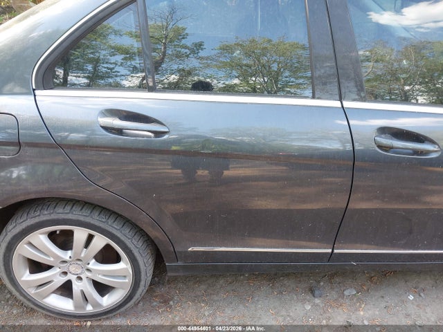 44954401 :رقم المزاد ، WDDGF81X68F064369 vin ، 2008 Mercedes-benz C 300 Luxury 4matic/sport 4matic مزاد بيع