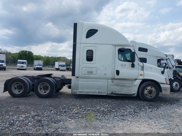 2020 Freightliner Cascadia 125 მანქანა იყიდება აუქციონზე, vin: 3AKJGLDRXLSLJ3891, აუქციონის ნომერი: 44954406