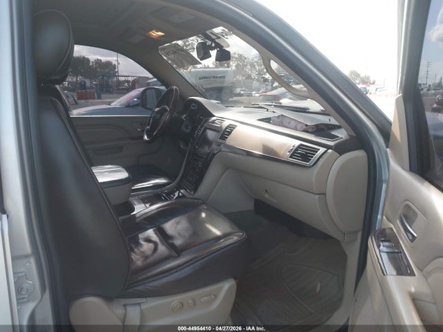 Продаж на аукціоні авто 2011 Cadillac Escalade Luxury, vin: 1GYS4BEF0BR234735, номер лоту: 44954410