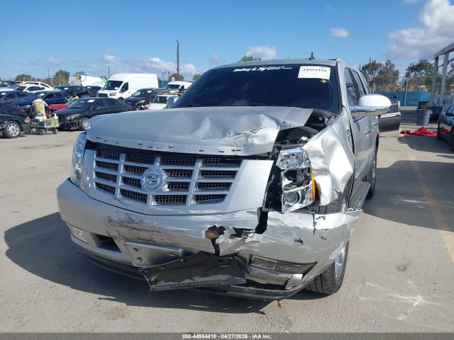 Продаж на аукціоні авто 2011 Cadillac Escalade Luxury, vin: 1GYS4BEF0BR234735, номер лоту: 44954410