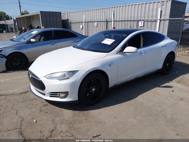 2013 Tesla Model S Performance მანქანა იყიდება აუქციონზე, vin: 5YJSA1DP0DFP14124, აუქციონის ნომერი: 44954448