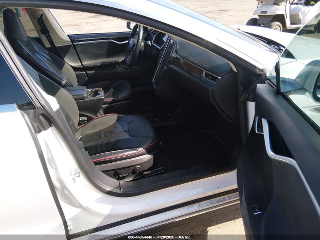 2013 Tesla Model S Performance მანქანა იყიდება აუქციონზე, vin: 5YJSA1DP0DFP14124, აუქციონის ნომერი: 44954448