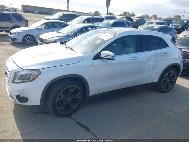 WDCTG4EBXKJ550338 Mercedes-Benz GLA 250