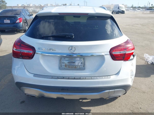 WDCTG4EBXKJ550338 Mercedes-Benz GLA 250